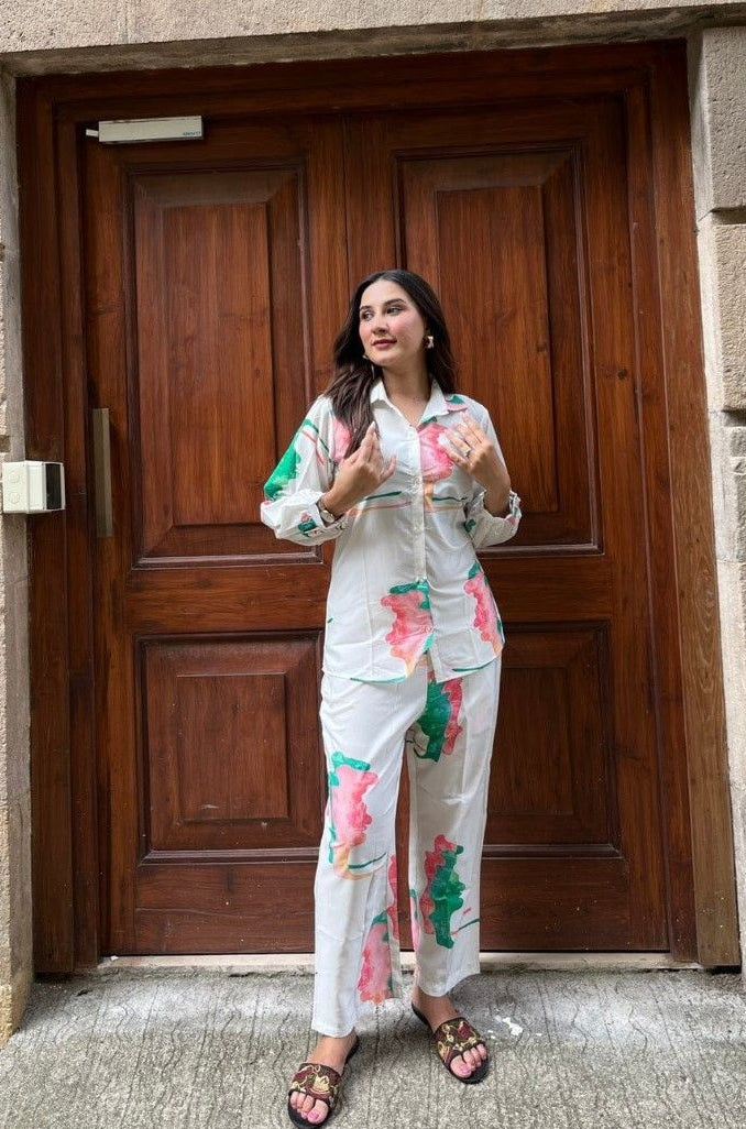 Women’s Fashionable Printed Muslin White-Blue Kurti with Pant – Co-ord Set by Kyra Fashion