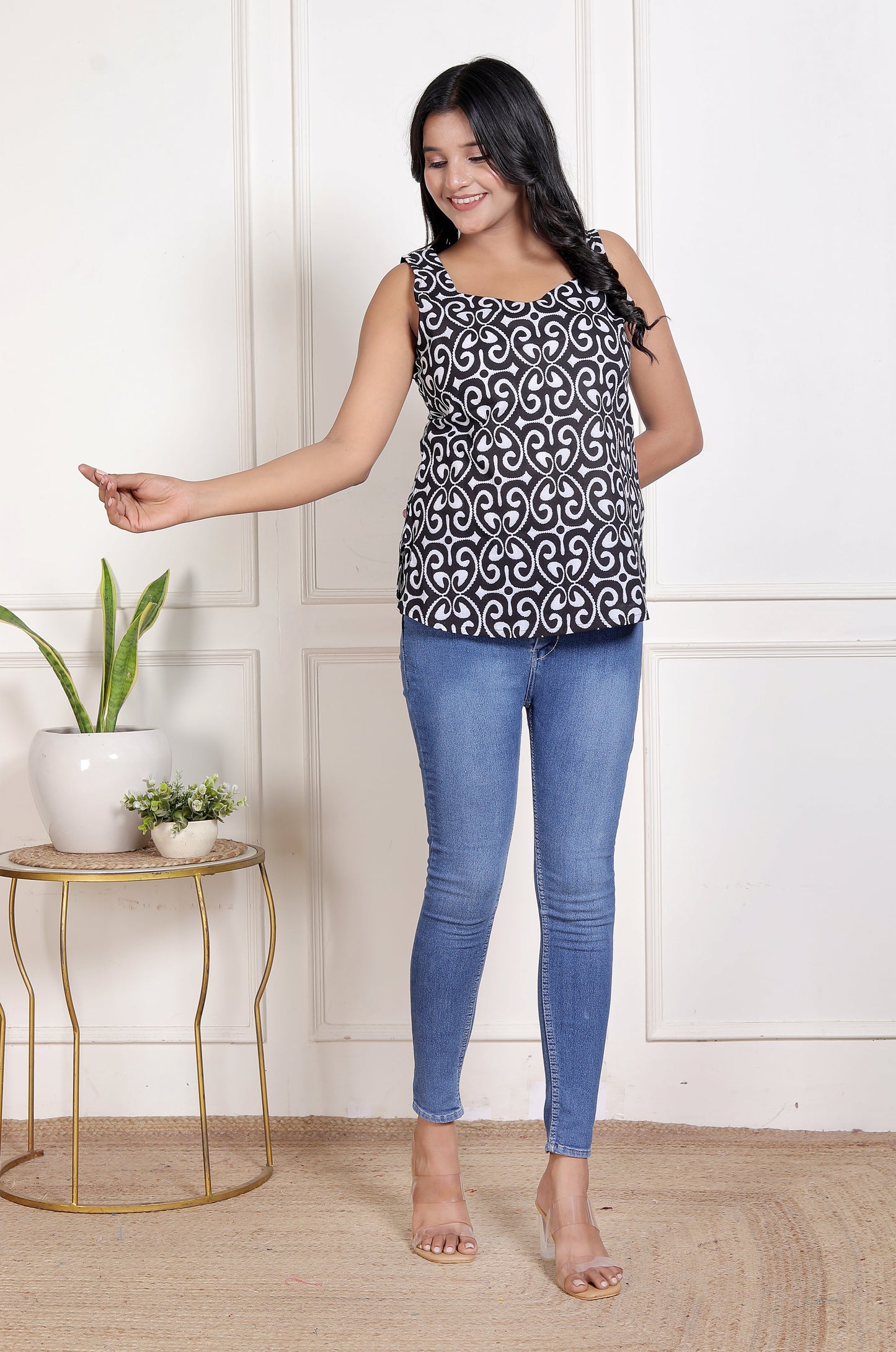 Sweetheart Neck (Black & White) Bagru Hand Print Short Kurti