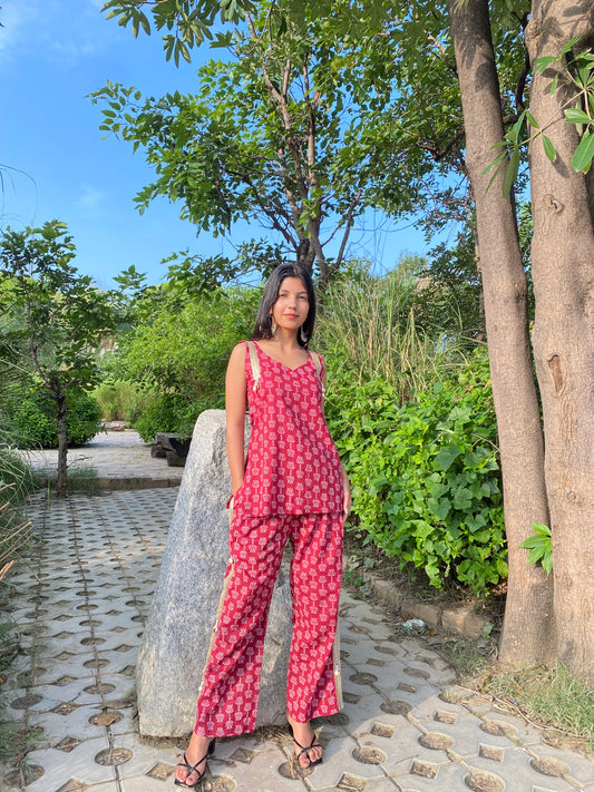 Sweet Red Flower Bagru Hand Print Short Kurti