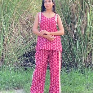 Sweet Red Flower Bagru Hand Print Short Kurti