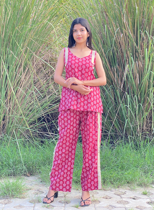Sweet Red Flower Bagru Hand Print Short Kurti