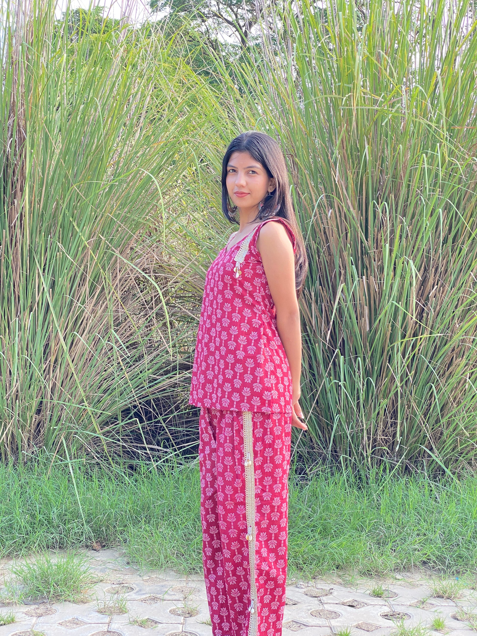 Sweet Red Flower Bagru Hand Print Short Kurti