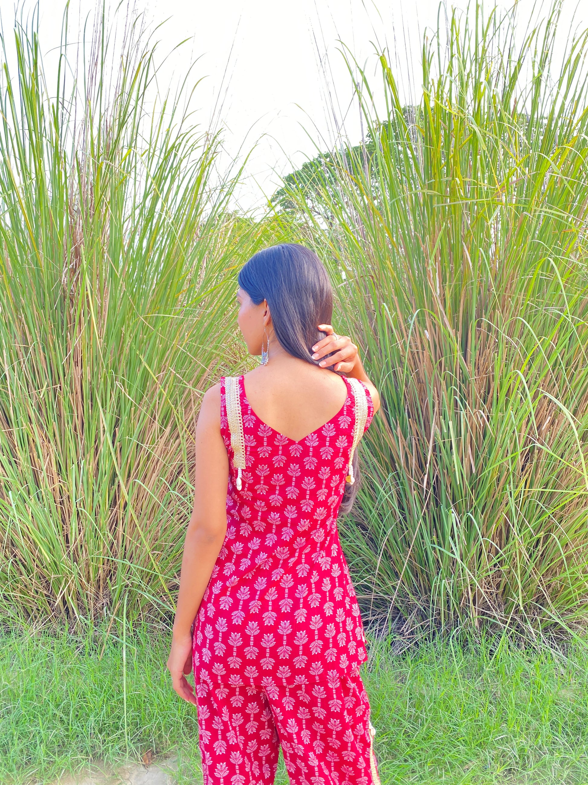 Sweet Red Flower Bagru Hand Print Short Kurti
