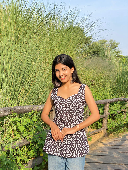 Sweetheart Neck (Black & White) Bagru Hand Print Short Kurti