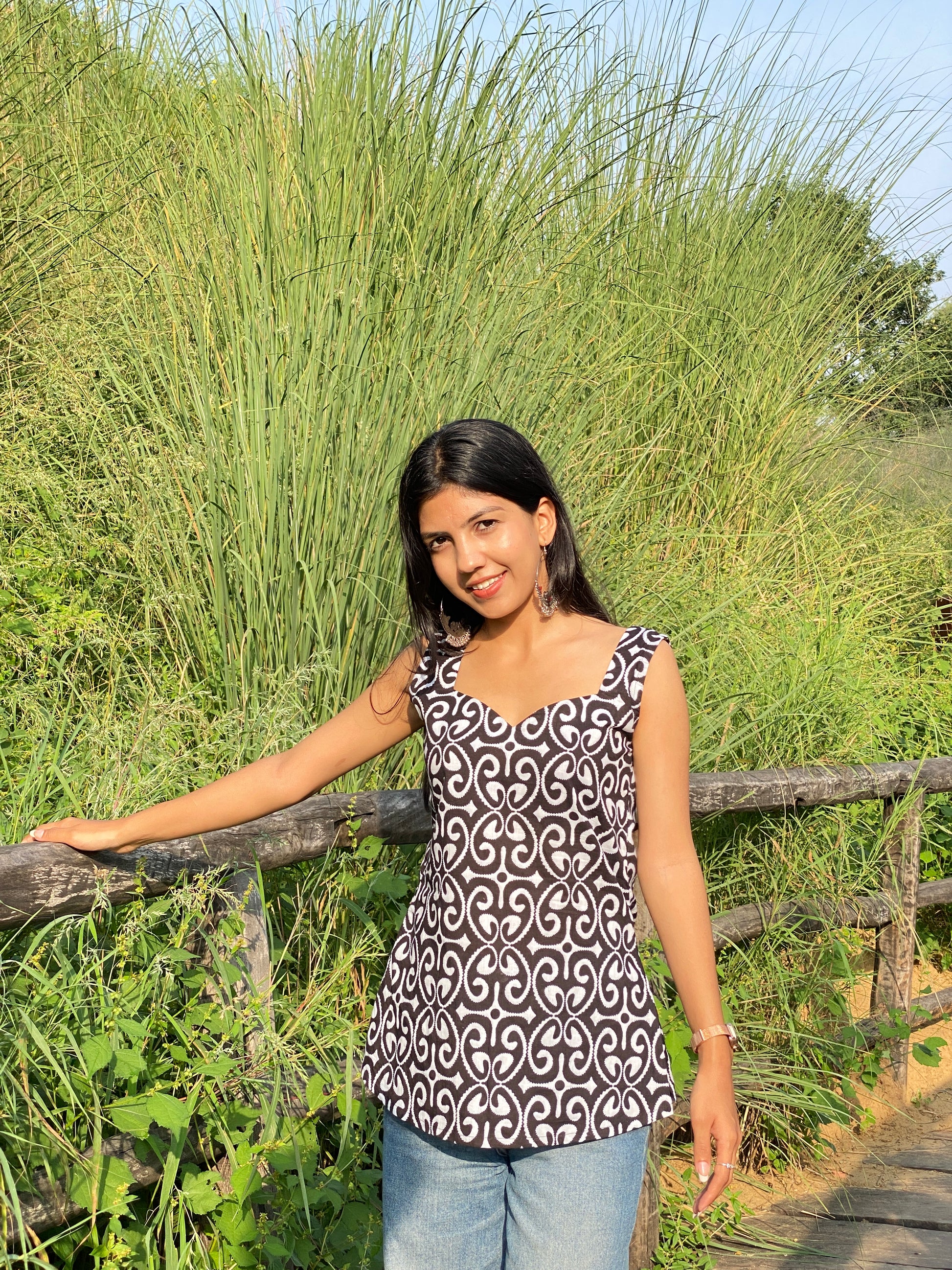 Sweetheart Neck (Black & White) Bagru Hand Print Short Kurti