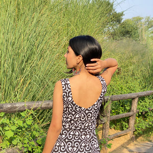 Sweetheart Neck (Black & White) Bagru Hand Print Short Kurti