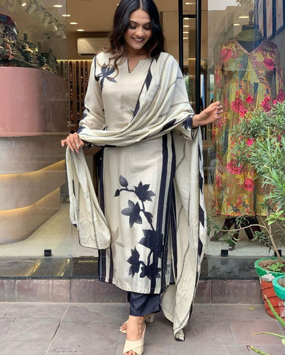 Women’s Khadi Silk Kurta Pant Dupatta Set