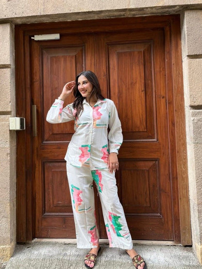 Women’s Fashionable Printed Muslin White-Blue Kurti with Pant – Co-ord Set by Kyra Fashion